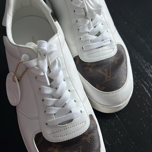 Men’s Louis Vuitton Sneakers - Picture 2 of 6